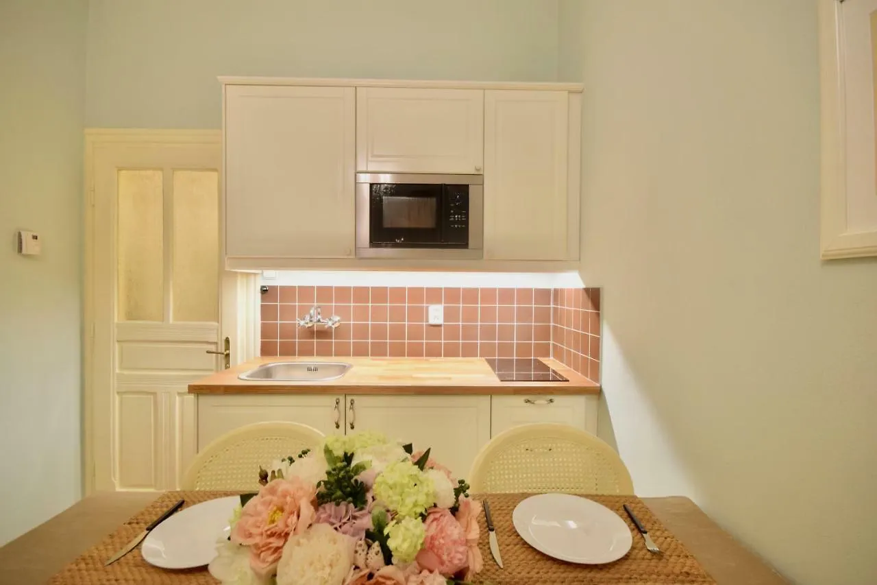 Your Apartment Sekaninova Prague