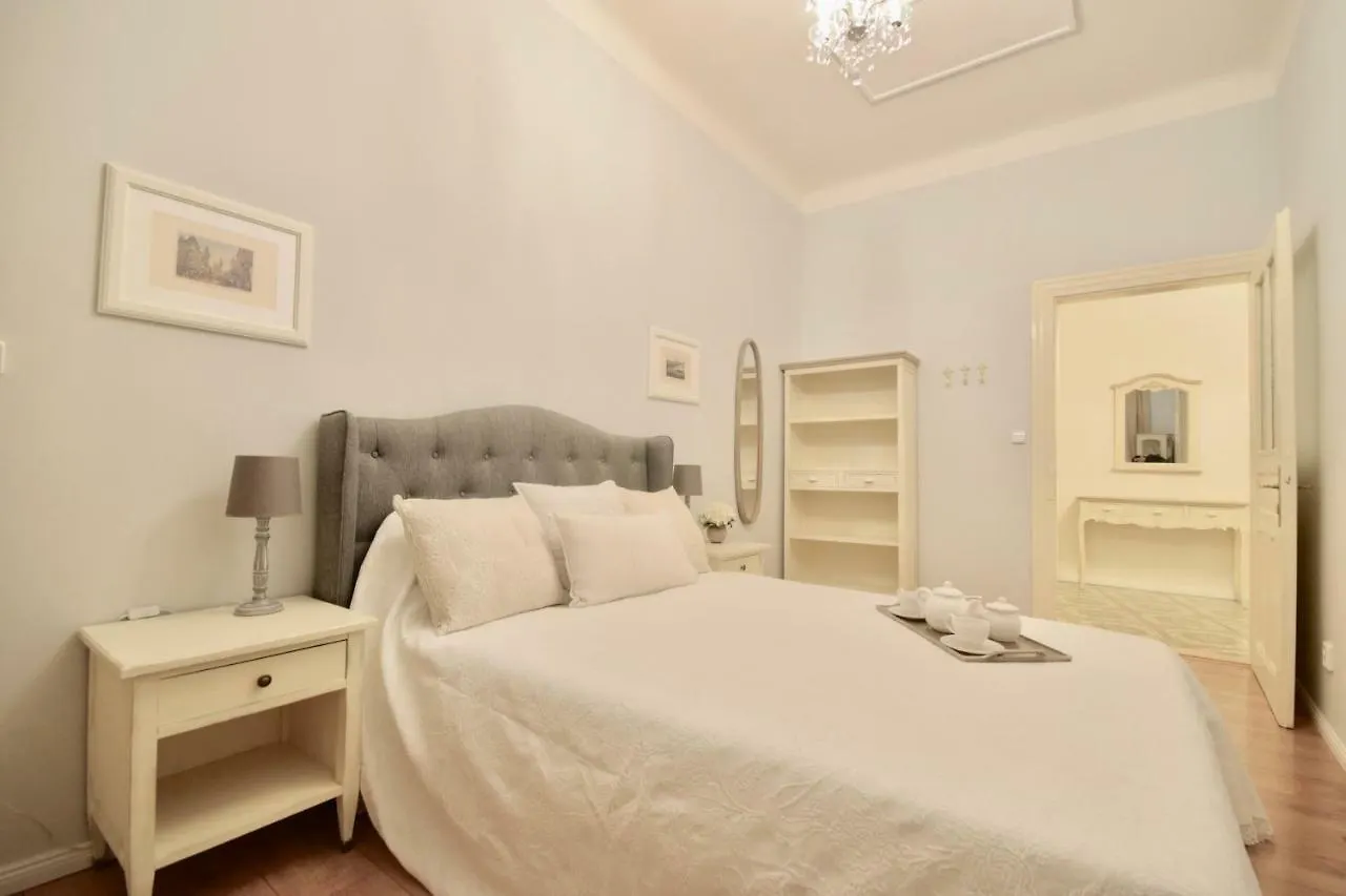 Your Apartment Sekaninova Prague
